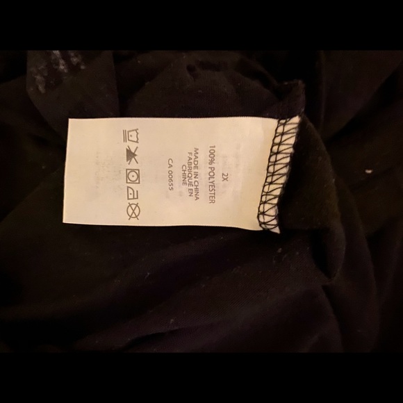 BLACK V NECK SHINNY T-SHIRT - Picture 4 of 4